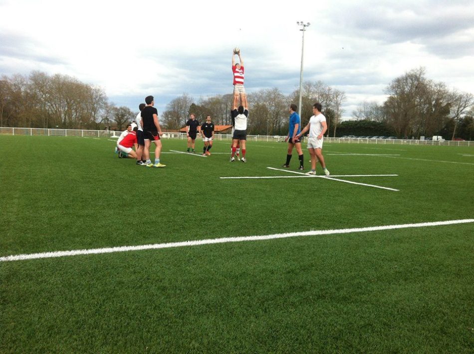 Culture Sport Le Rugby Basque au Japon entrainement touche