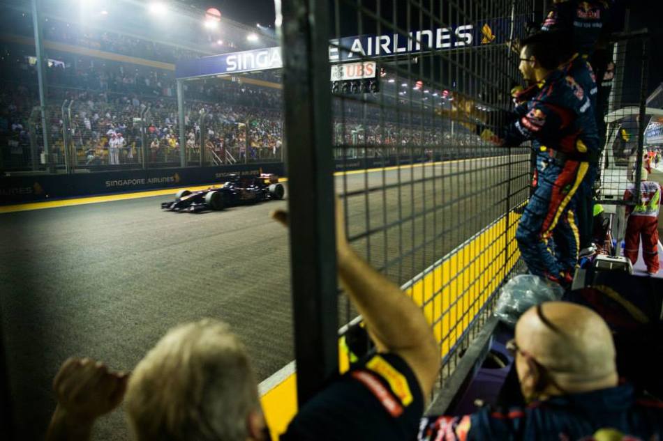 Le muret Toro Rosso joyeux pour JEV