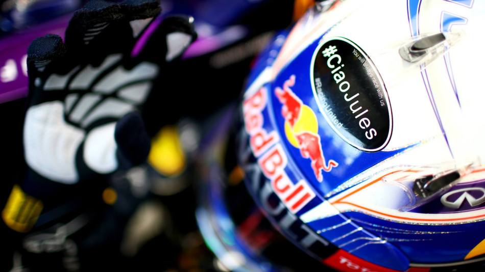 Les pilotes ont arboré l'autocollant Ciao Jules en mémoire de J.Bianchi