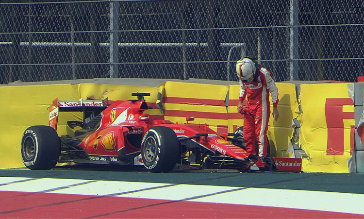 S.Vettel ne peut que constater les dégâts